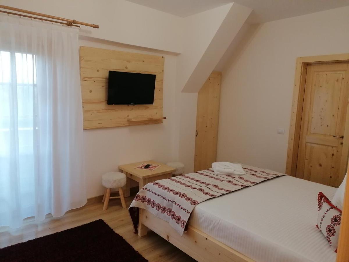Pensiunea Casuta Din Deal Moisei Exteriör bild